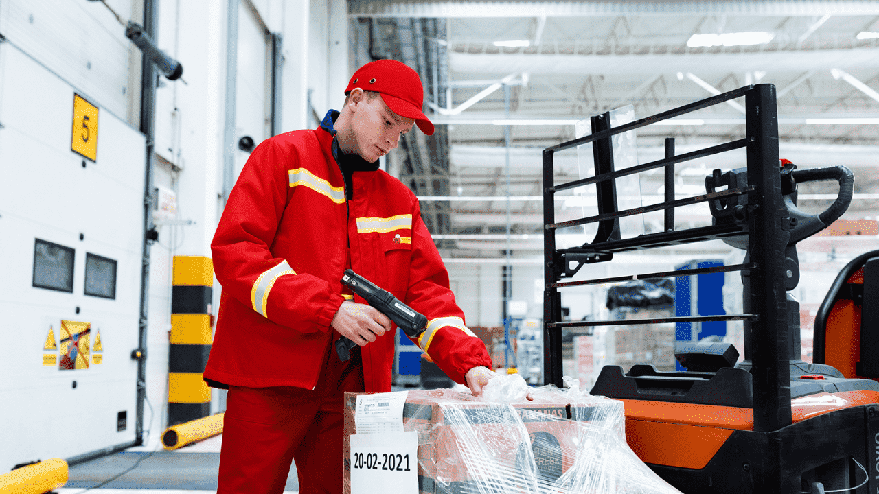 Працівник складу JERONIMO DC 