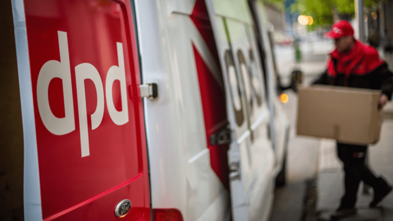 Працівник складу DPD (Poznan)