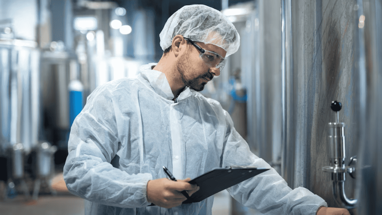 Працівник продукції масел та свічок