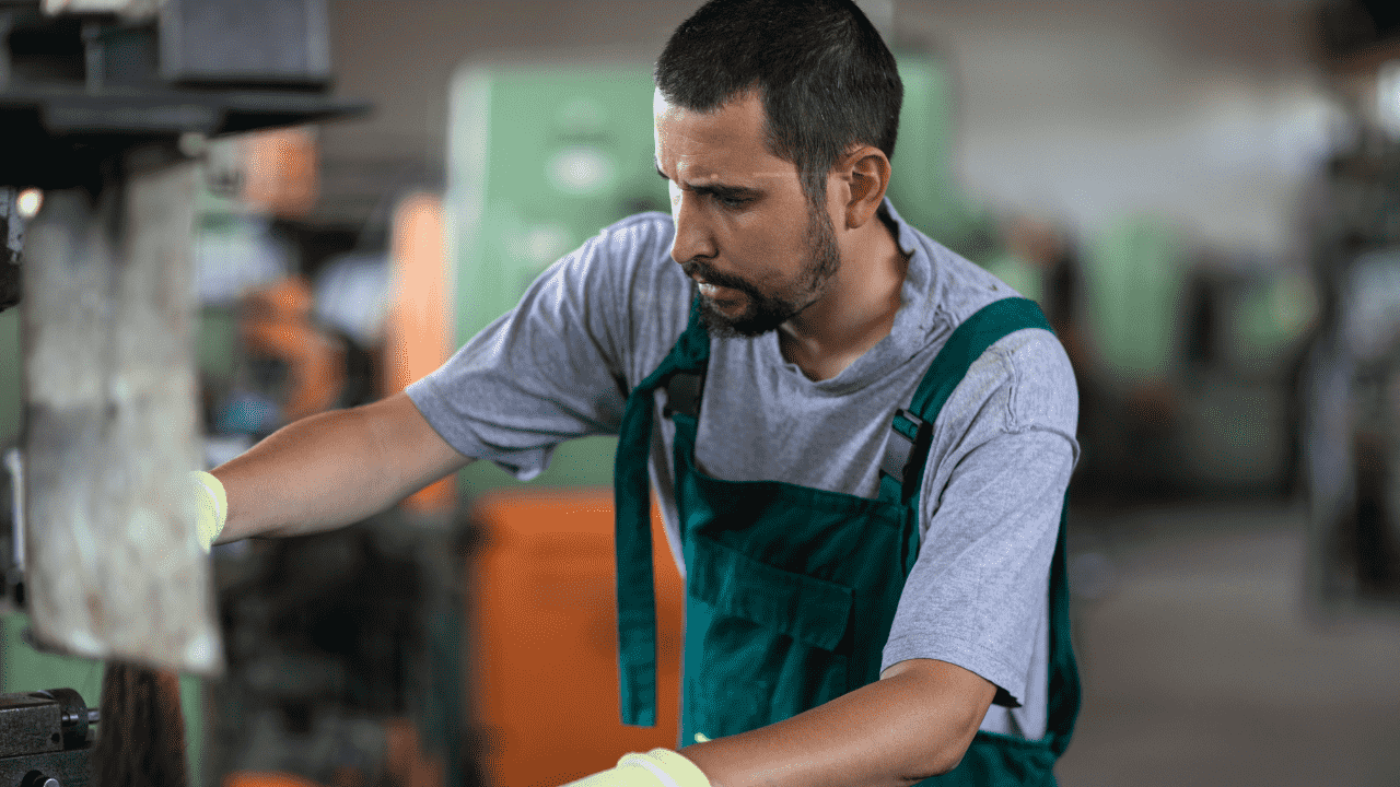 Оператор машин