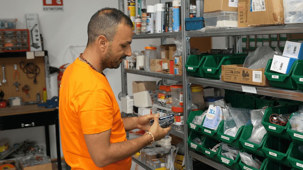 Працівник на склад автозапчастин (Gdynia)